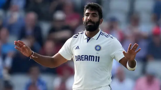 டெஸ்ட்ல இப்படி பந்து வீசுறதுக்கு விளையாடுறதுக்கு பும்ரா ஓய்வு கொடுத்துட்டு போயிடலாம் – இந்திய அணியின் முன்னாள் பந்துவீச்சாளர் வீரர் காட்டம்
