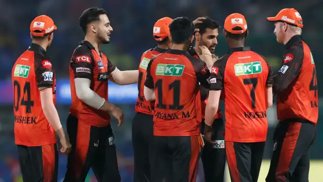 சொந்த மண்ணில் மண்ணை கவ்விய DC – பழிக்கு பழி வாங்கிய SRH.