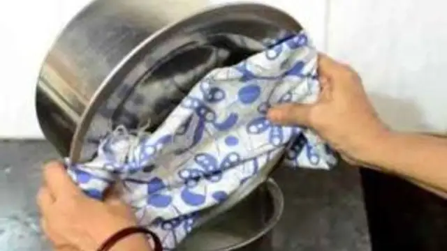 சமையல் அறையில் மறந்தும் கூட இதை மட்டும் செய்யாதீர்! பண கஷ்டம், வறுமை வருமாம்!
